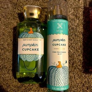 Pumpkin cupcake 2pc set bath and body works